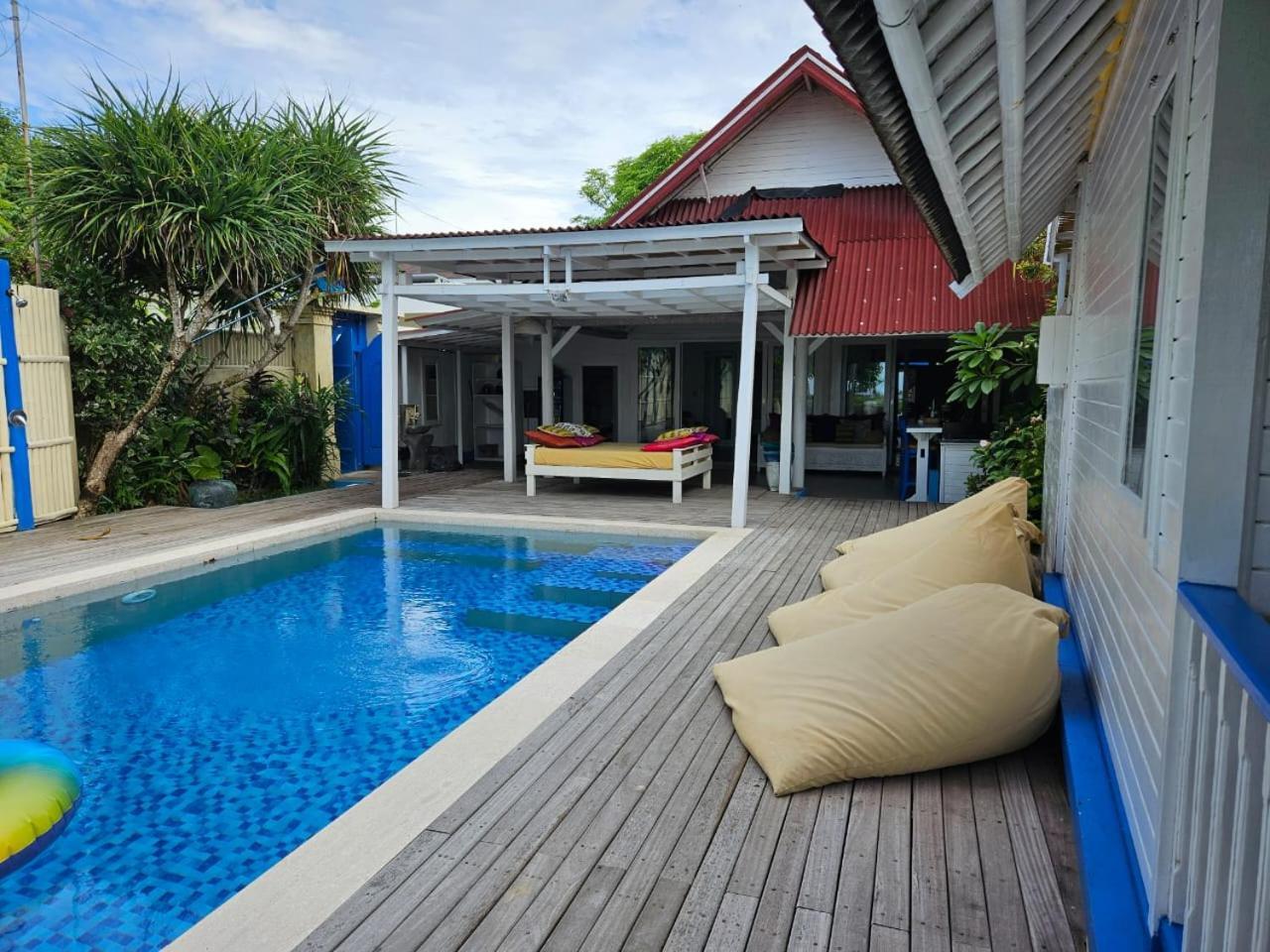 Villa Waru レンボンガン島 エクステリア 写真