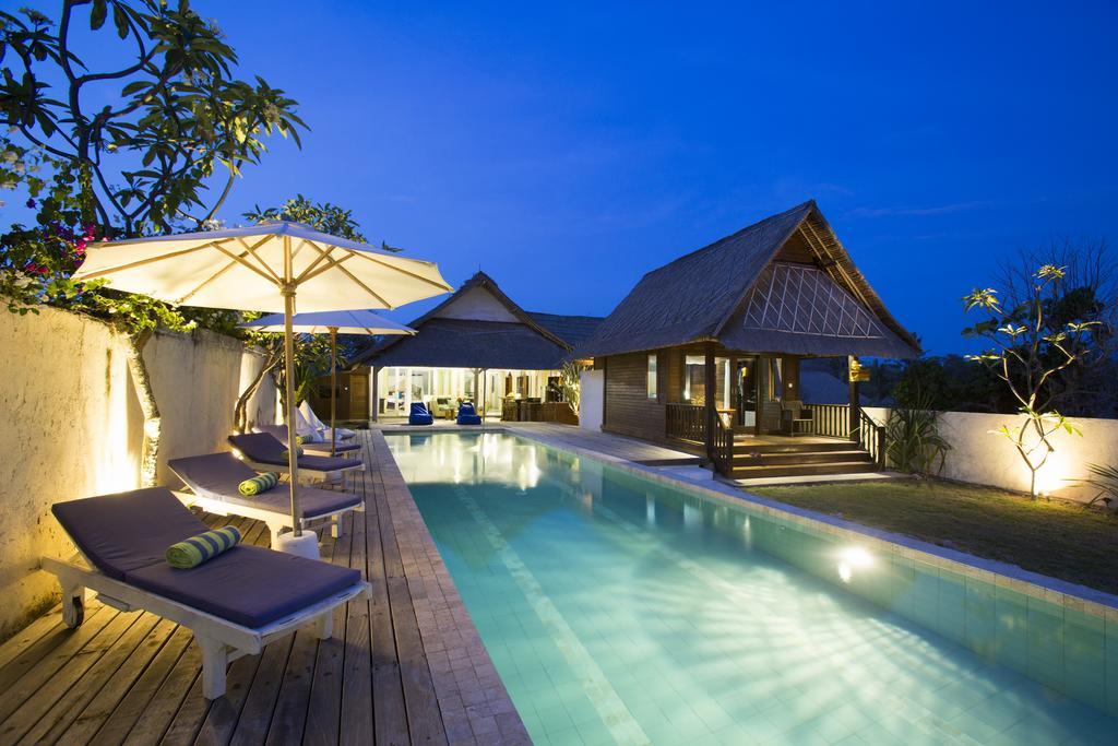 Villa Waru レンボンガン島 部屋 写真